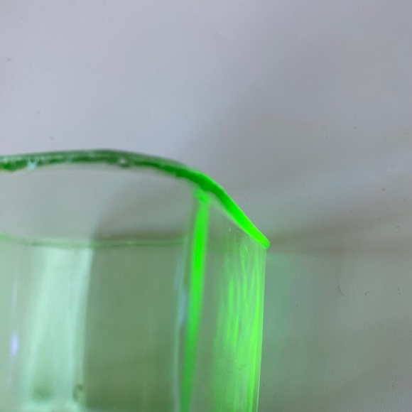 Vintage Uranium Glass Fridge Dish: Green Glass, Glowing - Picture 9 of 11